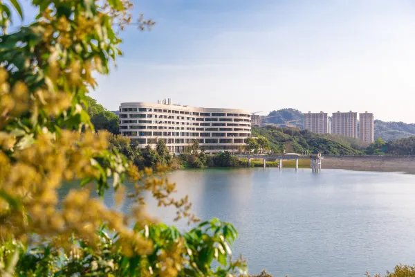 Guangzhou Huangpu Junlan Hotel